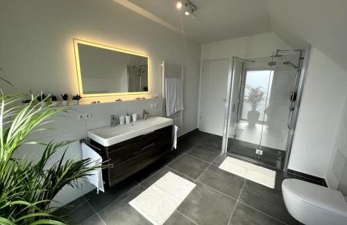 Venningen Apartment | Idyllic Retreat in Vineyards with Grill & Parking Options