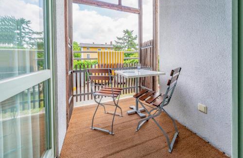 Gohren Apartment | Cozy Rügener Ferienhäuser: Oceanfront & Pet-Friendly Retreat