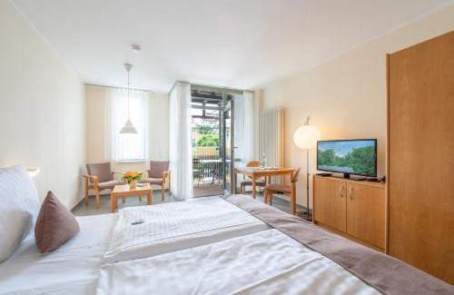 Gohren Apartment | Cozy Rügener Ferienhäuser: Oceanfront & Pet-Friendly Retreat