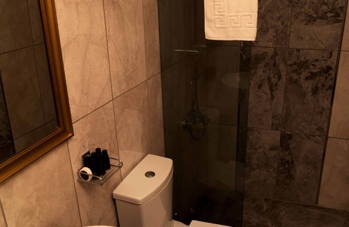 Edirne Hotel | Elegant Rüstempaşa Kervansaray Hotel: Family-Friendly Stay