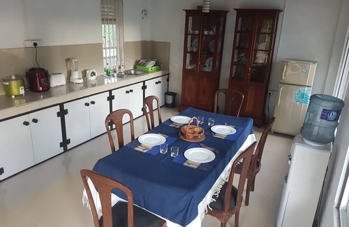Mundalama Villa | Relax at Rüstic Beach Villa with Ocean Views & Breakfast