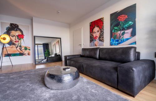 Ruettenscheid Apartment | Comfortable RüSuite XL: 2-Bed Apartment with Balcony & Netflix