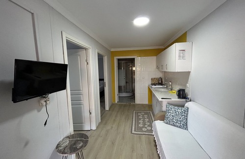 Urla House | Rıdvan Apart Evleri: Family-Friendly Retreat with Ocean Views