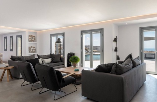 Plintri Villa | R 146 Luxury Villa with Private Pool Fantastic Views Outdoor Audio System