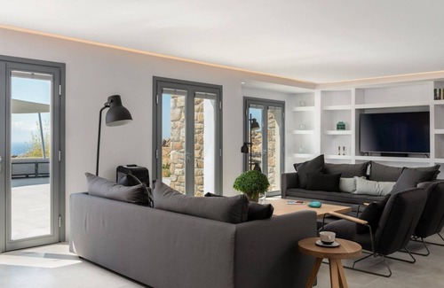 Plintri Villa | R 146 Luxury Villa with Private Pool Fantastic Views Outdoor Audio System