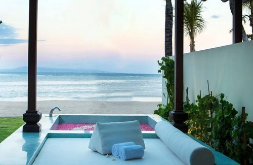 Tanjungbenoa Apartment | R 198 Elegant Suite Ocean View with Jacuzzi with Breakfast