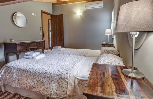 Kavvadades House | R 3098 House Felix With Fully equipped kitchenette.Air Conditioning & Garden View