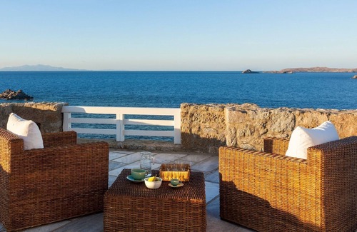 Psarou Villa | R 514 Luxury Villa and Exotic Pool Amazing Sea Views BBQ