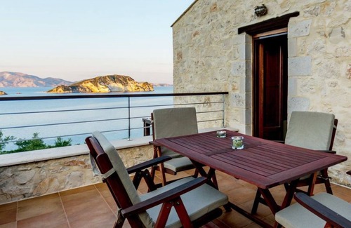 Loucha Villa | R 790 Family Suite with Private Pool with Jacuzzi Sea Views