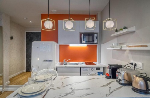 Quartier Capuche-Allies Apartment | R'Apparts Luxury Studio 8