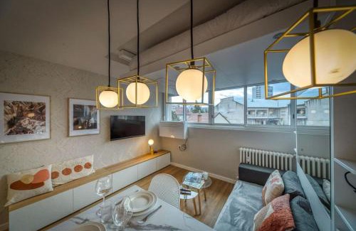 Secteur 4 Apartment | Explore R'Apparts Studio Le Luxury N3: Family-Friendly Stay