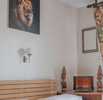 Secteur 4 Apartment | Discover R'Apparts T1 Petit Safari - Family-Friendly Retreat