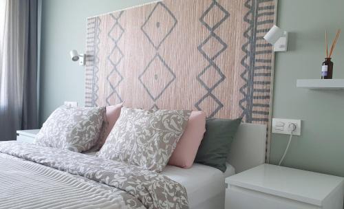 Torre de la Horadada Apartment | Beachfront R&B en la Costa Blanca with Pool & Ocean Views
