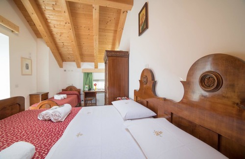 Verzegnis Bed & Breakfast | Discover B&B La Gerla Blu: Family-Friendly Retreat Awaits