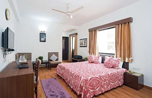 Bhiwadi Hotel | Budget-Friendly Stay at R C Palace Hotel with Breakfast Included