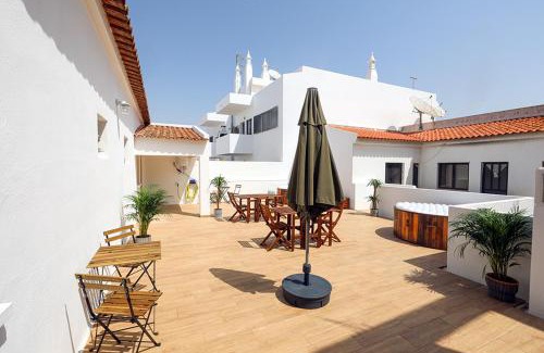 Alfarrobeira House | Cozy R - Casa do Moinho: Oceanfront Family Retreat