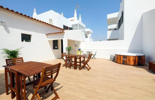 Alfarrobeira House | Cozy R - Casa do Moinho: Oceanfront Family Retreat