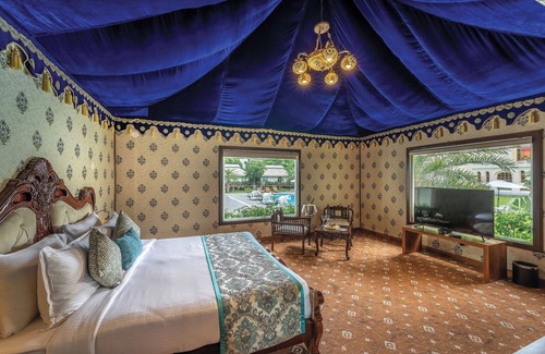 Chomu Hotel | R Chandras Palace: Family-Friendly Stay with Pool & Dining