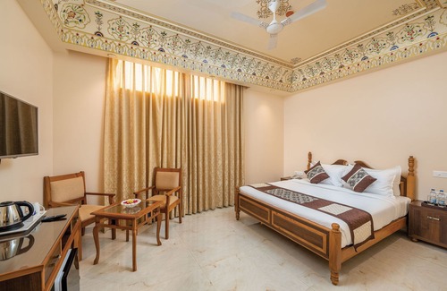 Chomu Hotel | R Chandras Palace: Family-Friendly Stay with Pool & Dining