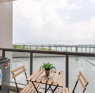Central District Apartment | R&F 4pax-1BR 7mis to CIQ JBSentral CitySquare