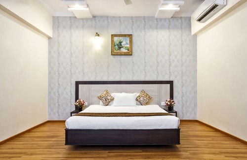 Malur Hotel | Inviting R G Hotels and Resort: Pool, Spa & Family Amenities