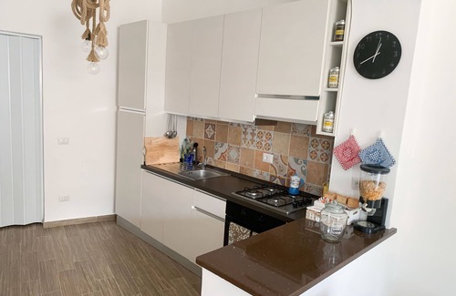 Ischia Porto House | Ideal R Home for Your Vacation Near Beaches and Dining