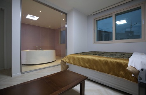 Chungju Hotel | Family-Friendly R.I Spa Hotel with Kitchen Amenities