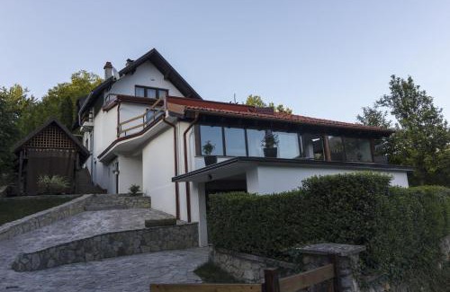 Bihac Villa | R&J's Home: Oceanfront Escape with Spa & Private Pool