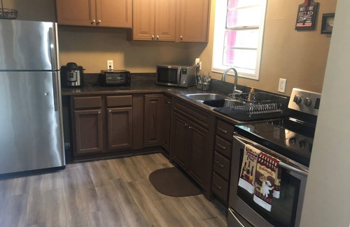 Braselton House | R/R in the country. Minutes away from downtown, family park, & high speed racing