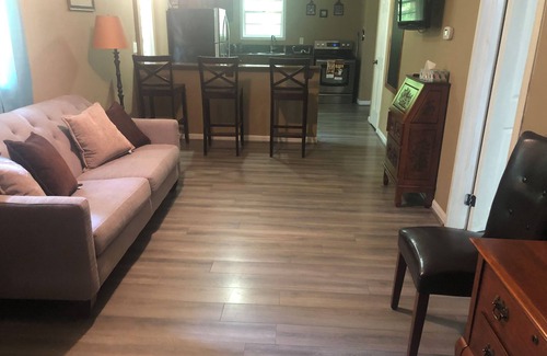 Braselton House | R/R in the country. Minutes away from downtown, family park, & high speed racing