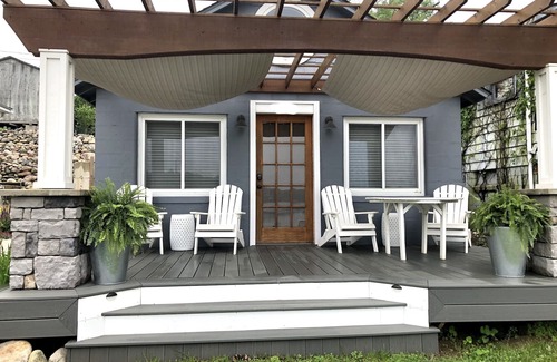 Sand Creek Cottage | Exceptional R&R Lake Front Cottage with Spa & Ocean Views