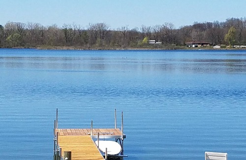 Sand Creek Cottage | Exceptional R&R Lake Front Cottage with Spa & Ocean Views