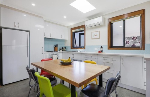 Warrnambool House | Relax at R&R Ocean Breeze - Child-Friendly 4-Star Retreat