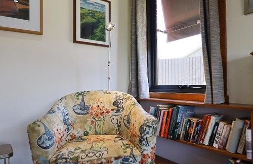 Warrnambool House | Relax at R&R Ocean Breeze - Child-Friendly 4-Star Retreat