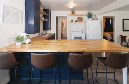 Gold Hill Cottage | Family-Friendly Retreat with River Views and Pet Amenities