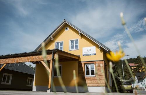 Mitterbach am Erlaufsee Apartment | Discover R&R Residenzen: Oceanfront Retreat with Spa