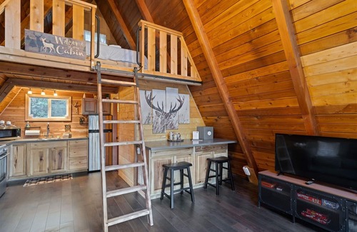 Leavenworth Cabin | R&R Retreat - Cozy A-Frame with Family-Friendly Amenities