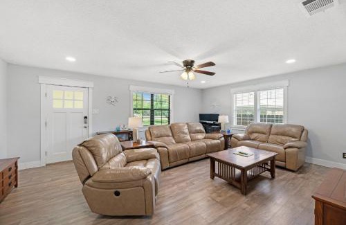 Aransas Pass House | R & R's Reel Paradise 5 minutes to the harbour and 11 miles to the Beach!
