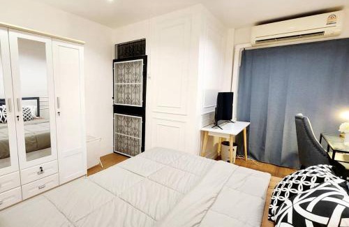 Bang Chak House | Convenient R1 House Near Mega Bangna and Night Market