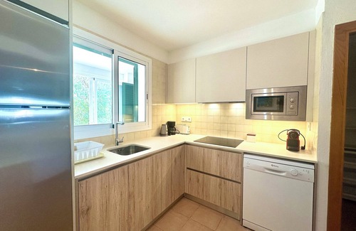 Sant Tomas Villa | Relaxing R10 Villa in Santo Tomás with Pool & Ocean View