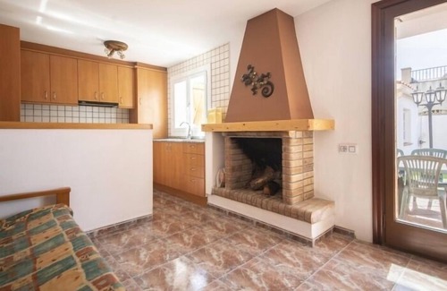 El Roc de Sant Gaieta Villa | Cozy Holiday House for Families in Roda de Bara