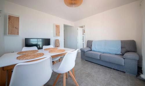 Comarruga Apartment | Oceanfront 4-Star R154 Apartment in Coma-Ruga, Perfect for Families