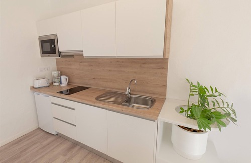 Bahia Calma Apartment | Oceanfront R2 Maryvent Beach Apartments with Spa & Breakfast
