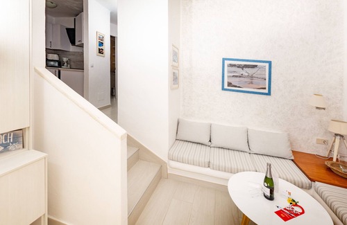 Bahia Calma Apartment | Oceanfront R2 Maryvent Beach Apartments with Spa & Breakfast
