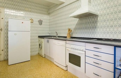 Comarruga House | Cozy R31 Big House Steps from the Beach with Ocean View