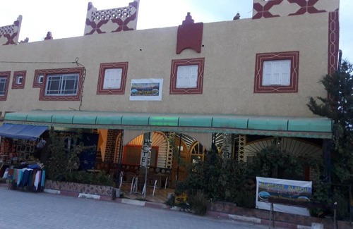 Imilchil Apartment | Cozy R317 Apartment: Pet Friendly with Breakfast & Hot Tub