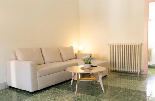 Puebla de Don Fadrique Apartment | Pet-Friendly RaíZes 22 - Apartment for Families & Guests