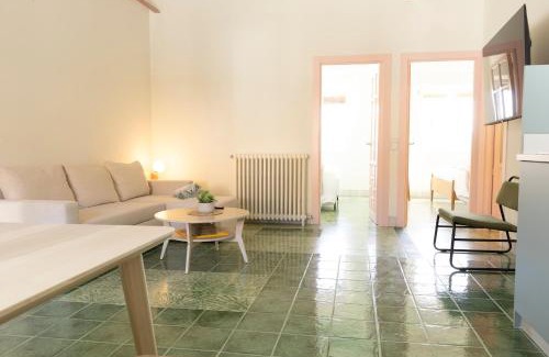 Puebla de Don Fadrique Apartment | Pet-Friendly RaíZes 22 - Apartment for Families & Guests