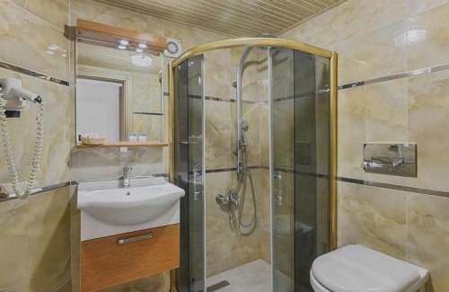 Edremit Hotel | Relax at RA Resort Otel: Beachfront Bliss Awaits You