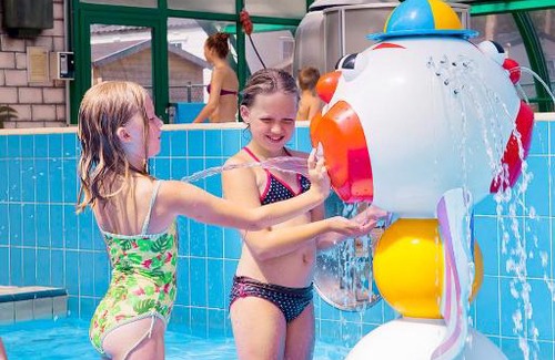 Municipality of Arnhem Resort | Cozy RA Veluwe Mobile Home: Family and Pet-Friendly Stay